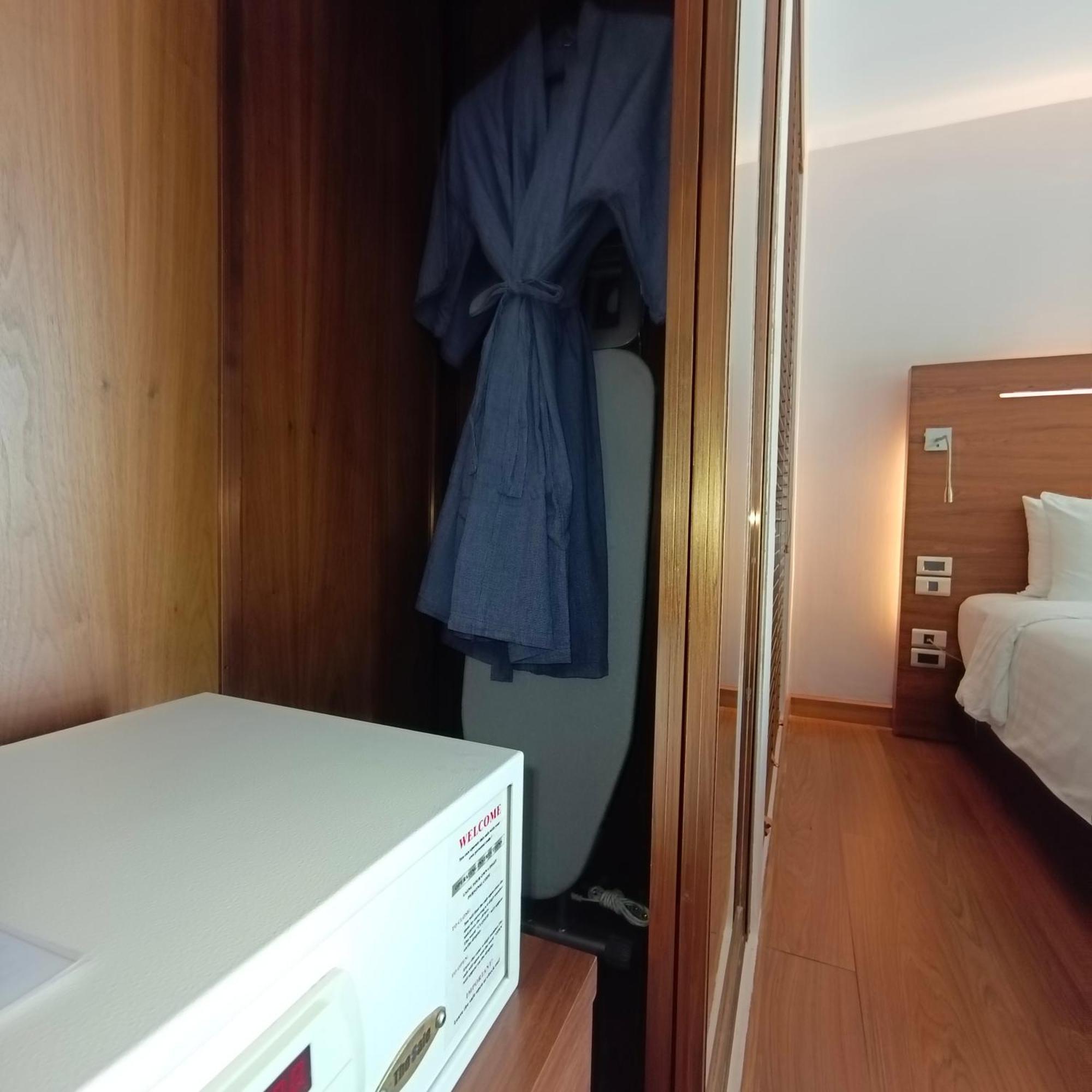 Sacha'S Hotel Uno Sha Bangkok Dış mekan fotoğraf